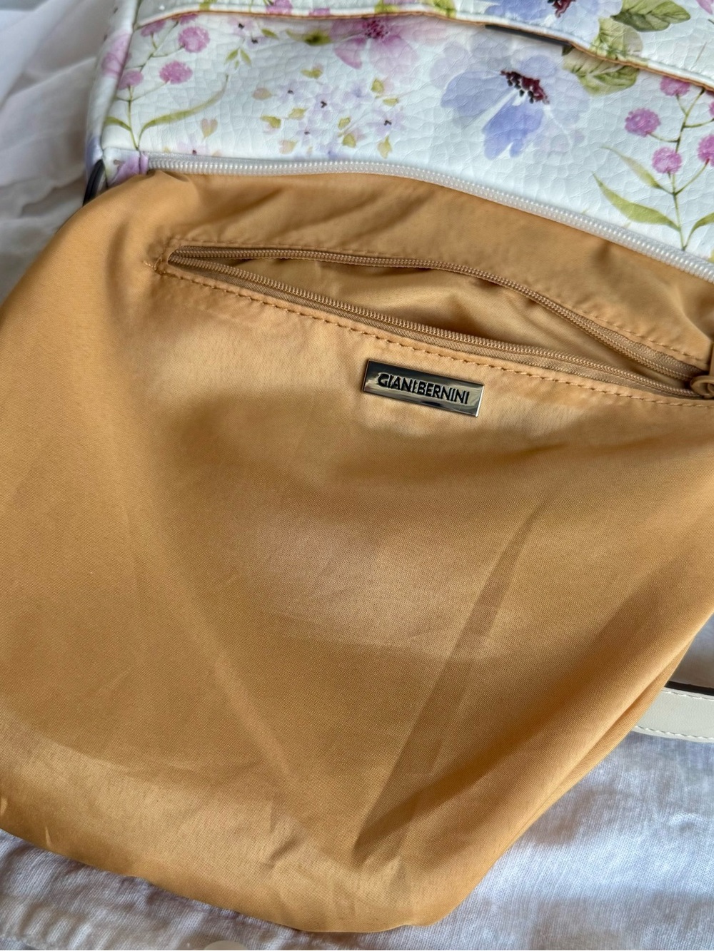 Giani Bernini Floral Faux-Leather Medium Hobo Crossbody Bag NWOT - Picture 6 of 16